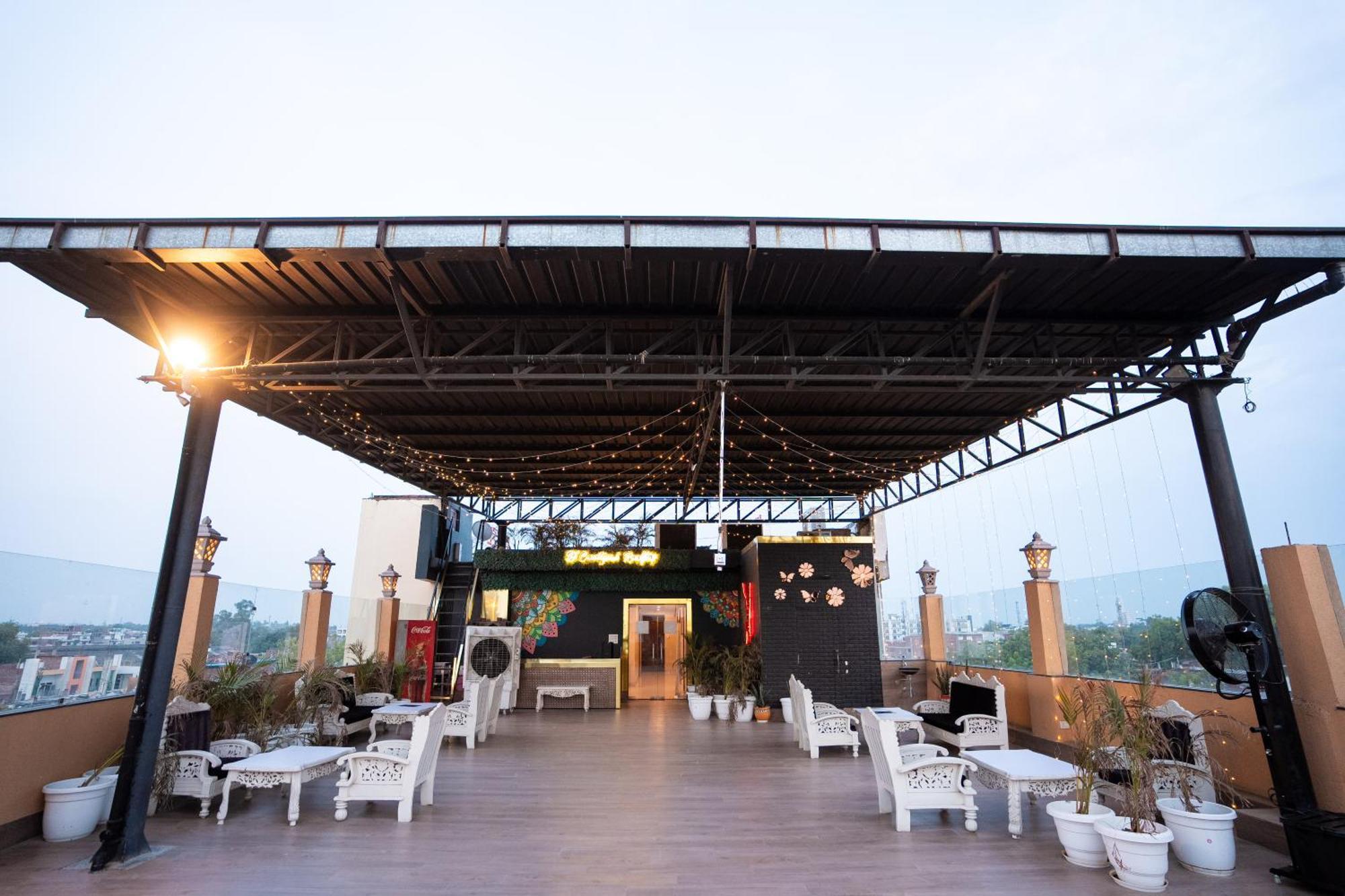 Hotel Radiance Courtyard Varanasi Eksteriør bilde